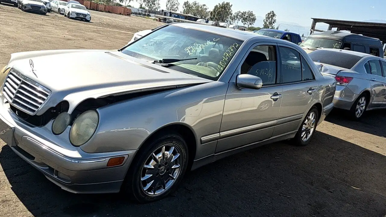 Photo of 2001 Mercedes-Benz E320
