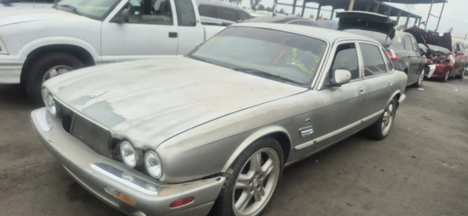Photo of 1999 Jaguar Xjr