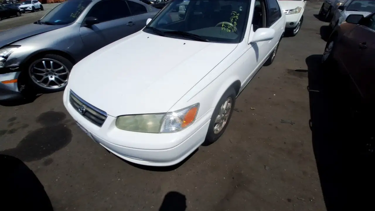 Photo of 2000 Toyota Camry