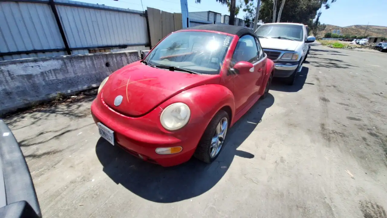 Photo of 2005 Volkswagen Beetle