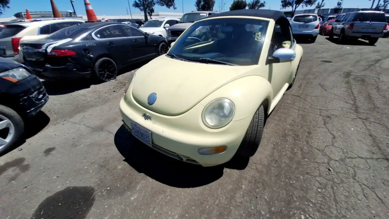 Photo of 2004 Volkswagen Beetle