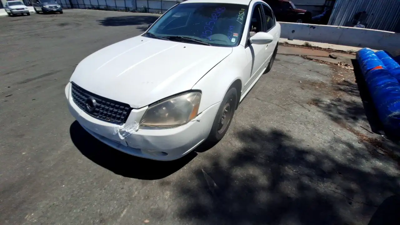 Photo of 2005 Nissan Altima