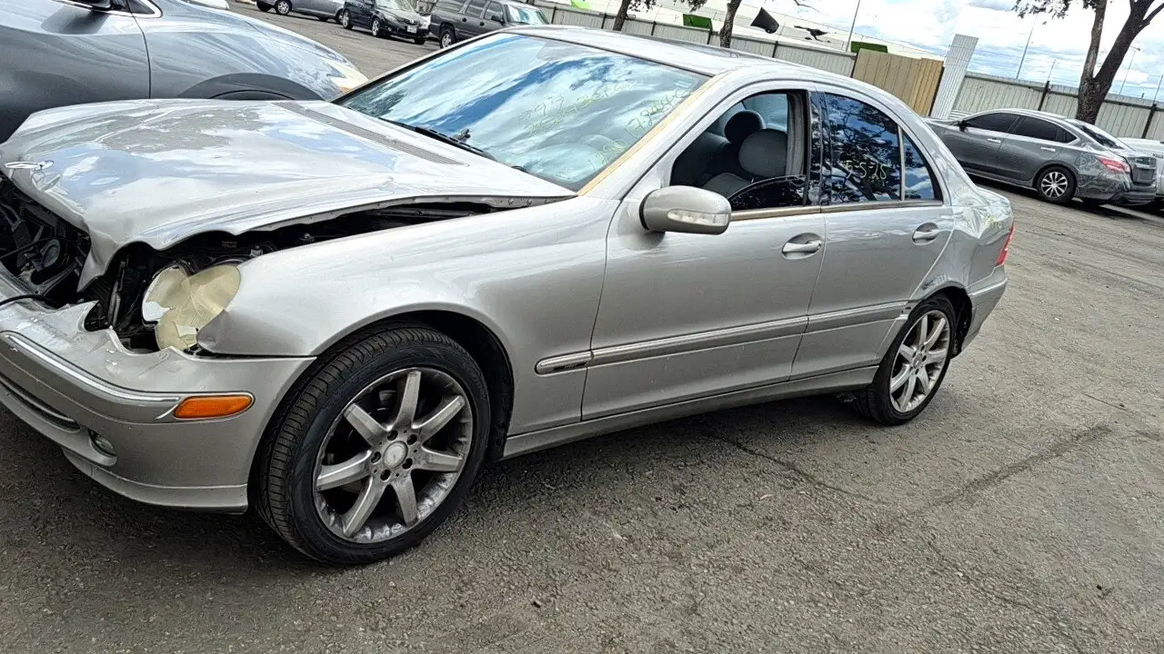 Photo of 2004 Mercedes-Benz C230