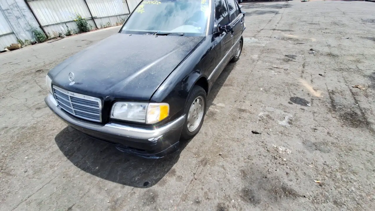 Photo of 2000 Mercedes-Benz C230