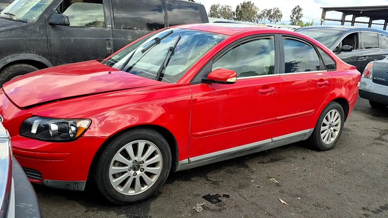 Photo of 2005 Volvo S40