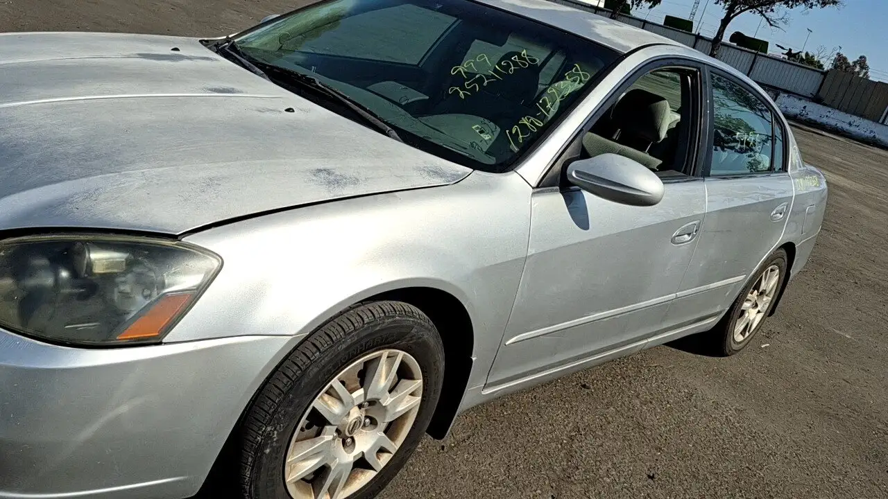 Photo of 2005 Nissan Altima