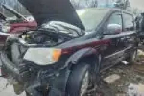 Photo of 2010 Chrysler Town & Country