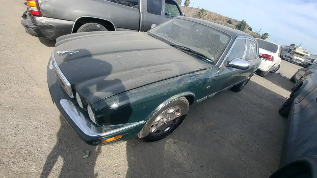 Photo of 2002 Jaguar Vanden Plas