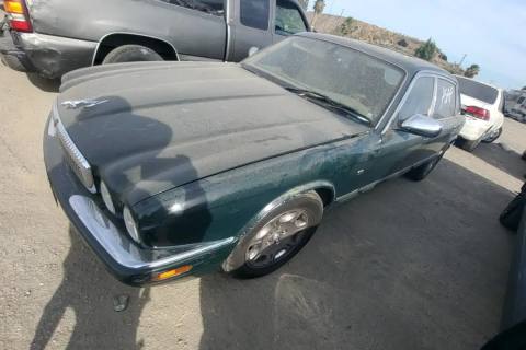 Photo of 2002 Jaguar Vanden Plas
