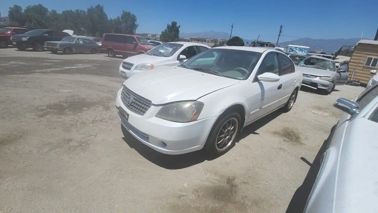 Photo of 2005 Nissan Altima