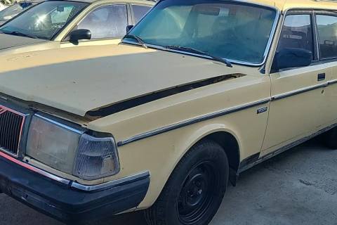 Photo of 1986 Volvo 244
