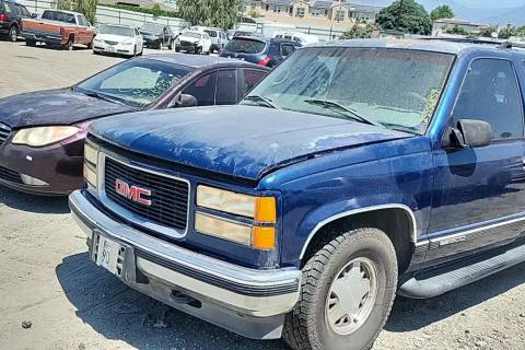 Photo of 1998 Gmc C1500 Suburban