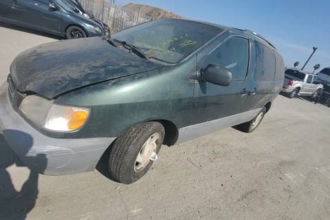 Photo of 2001 Toyota Sienna