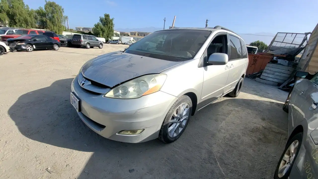 Photo of 2006 Toyota Sienna