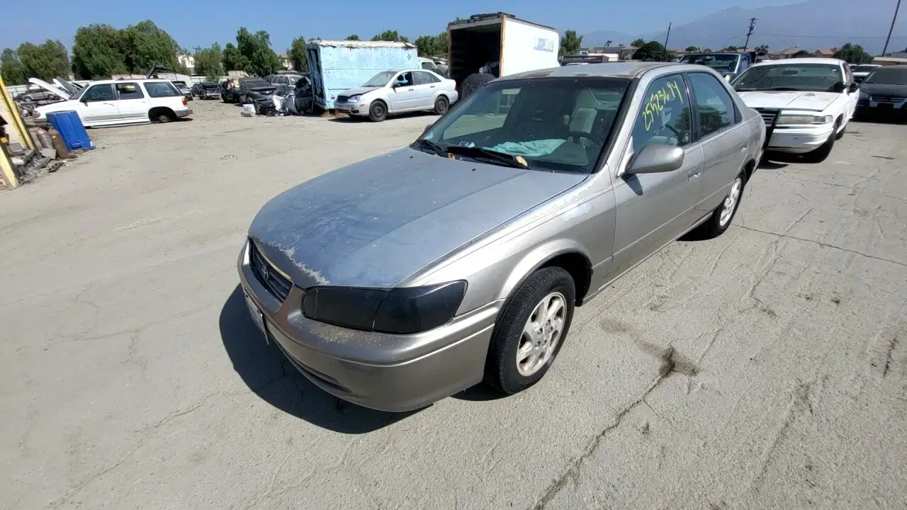 Photo of 2000 Toyota Camry