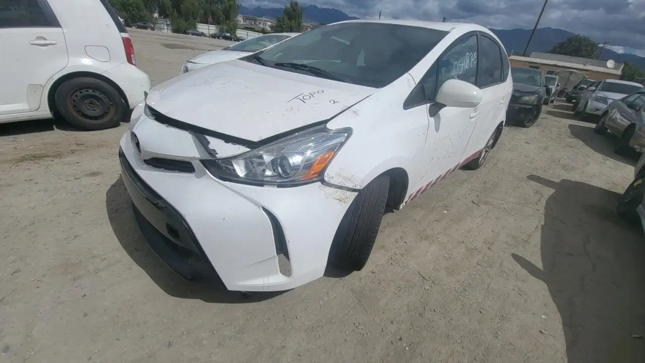 Photo of 2016 Toyota Prius V