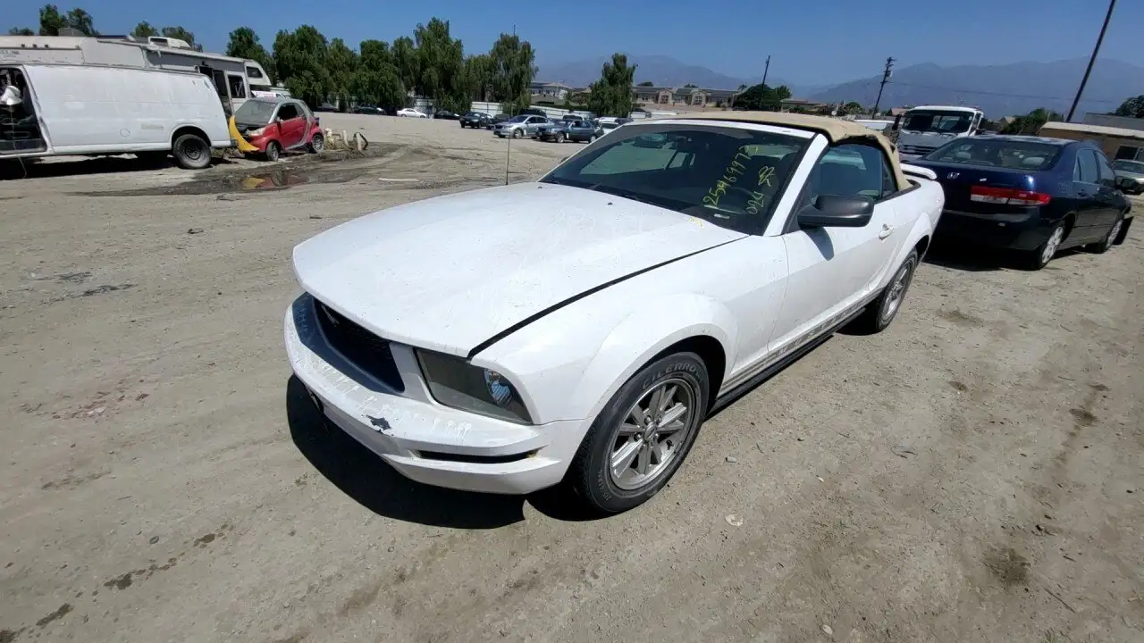 Photo of 2005 Ford Mustang