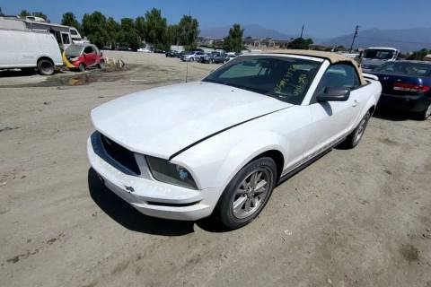 Photo of 2005 Ford Mustang