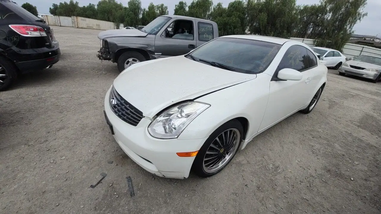 Photo of 2004 Infiniti G35