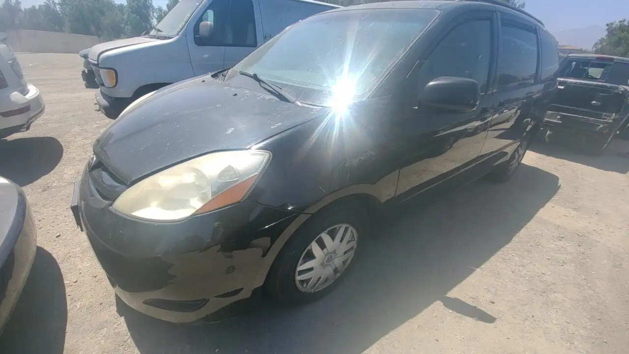 Photo of 2008 Toyota Sienna