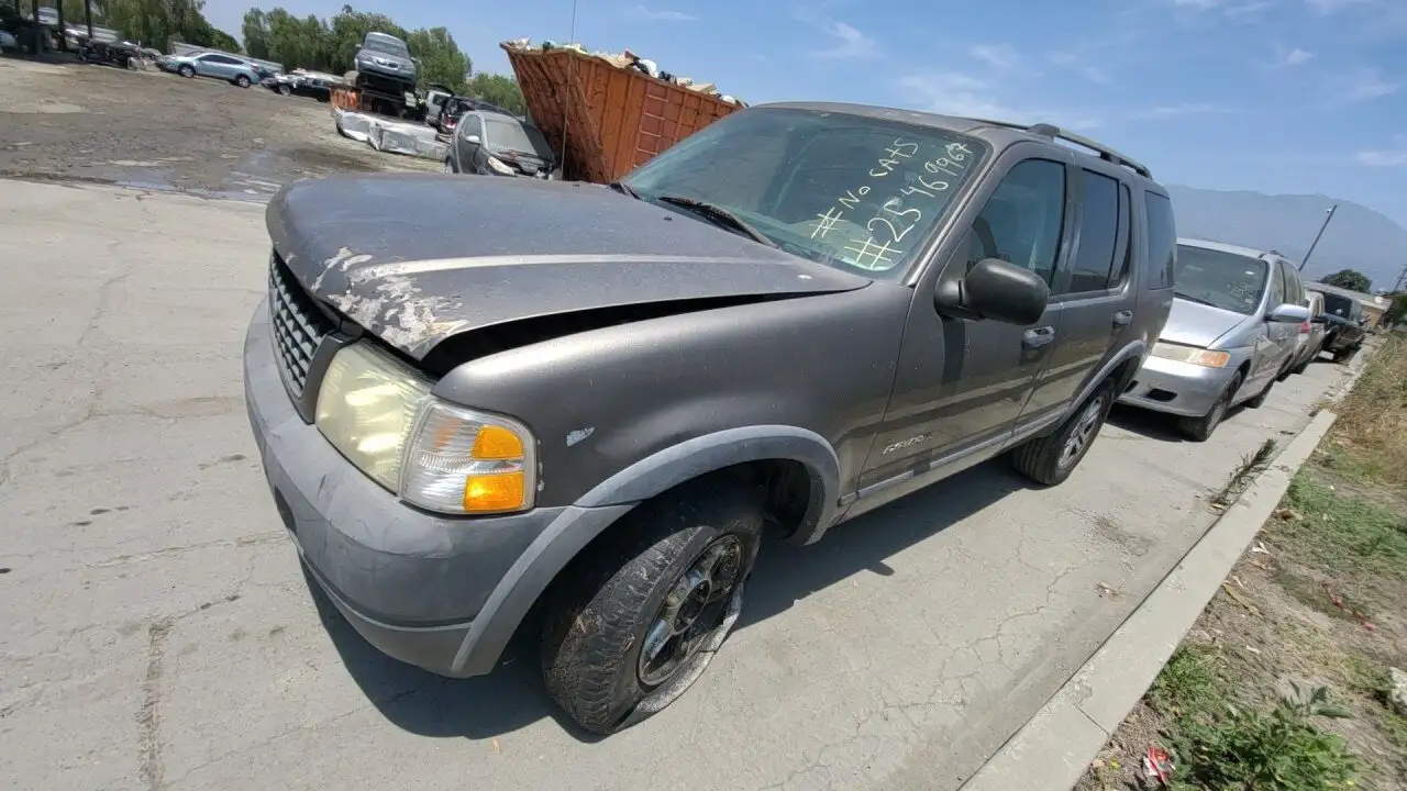 Photo of 2004 Ford Explorer