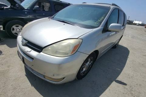 Photo of 2004 Toyota Sienna