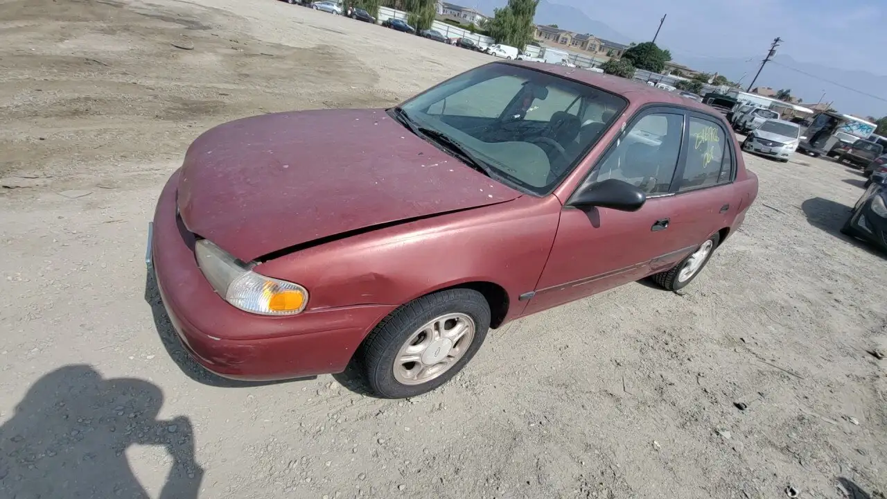 Photo of 2001 Chevrolet Prizm