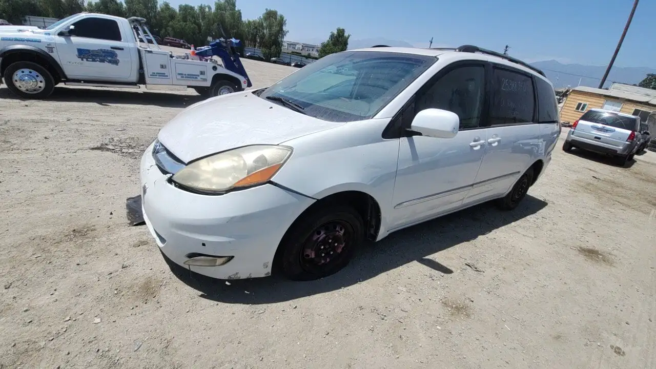 Photo of 2006 Toyota Sienna