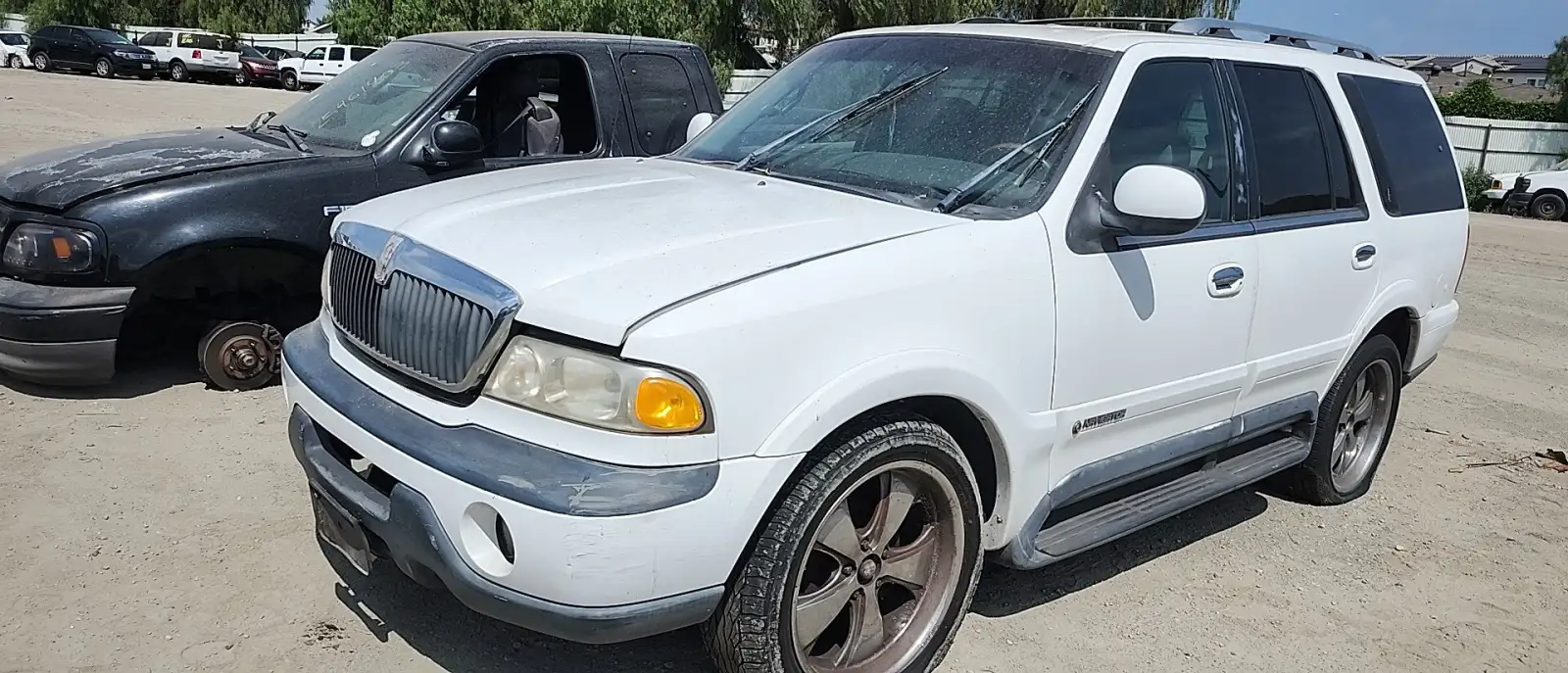 Photo of 1999 Lincoln Navigator