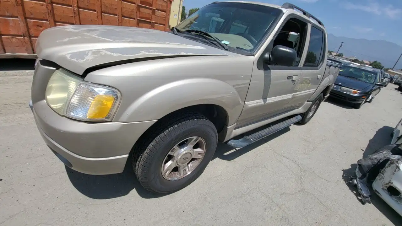 Photo of 2004 Ford Explorer Sport Trac
