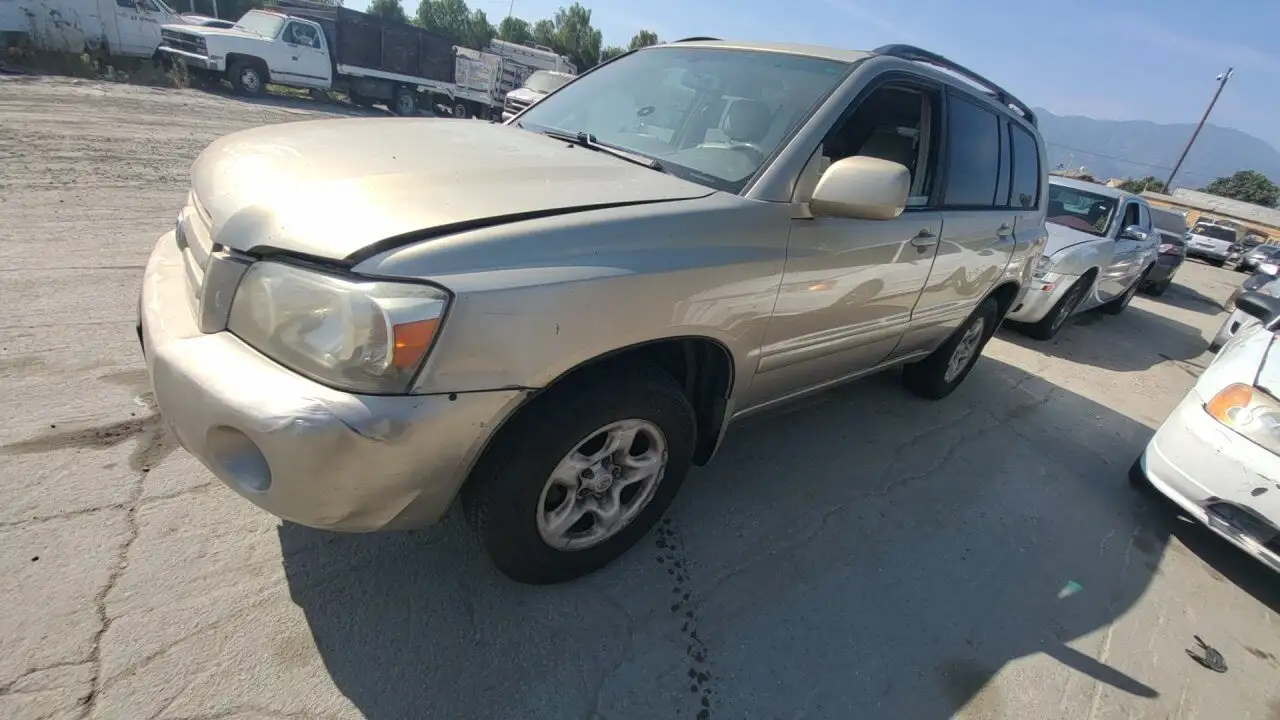 Photo of 2004 Toyota Highlander