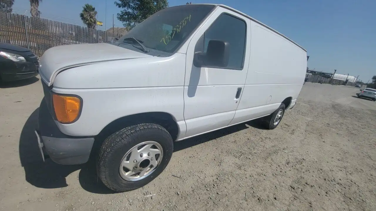 Photo of 2003 Ford E-250