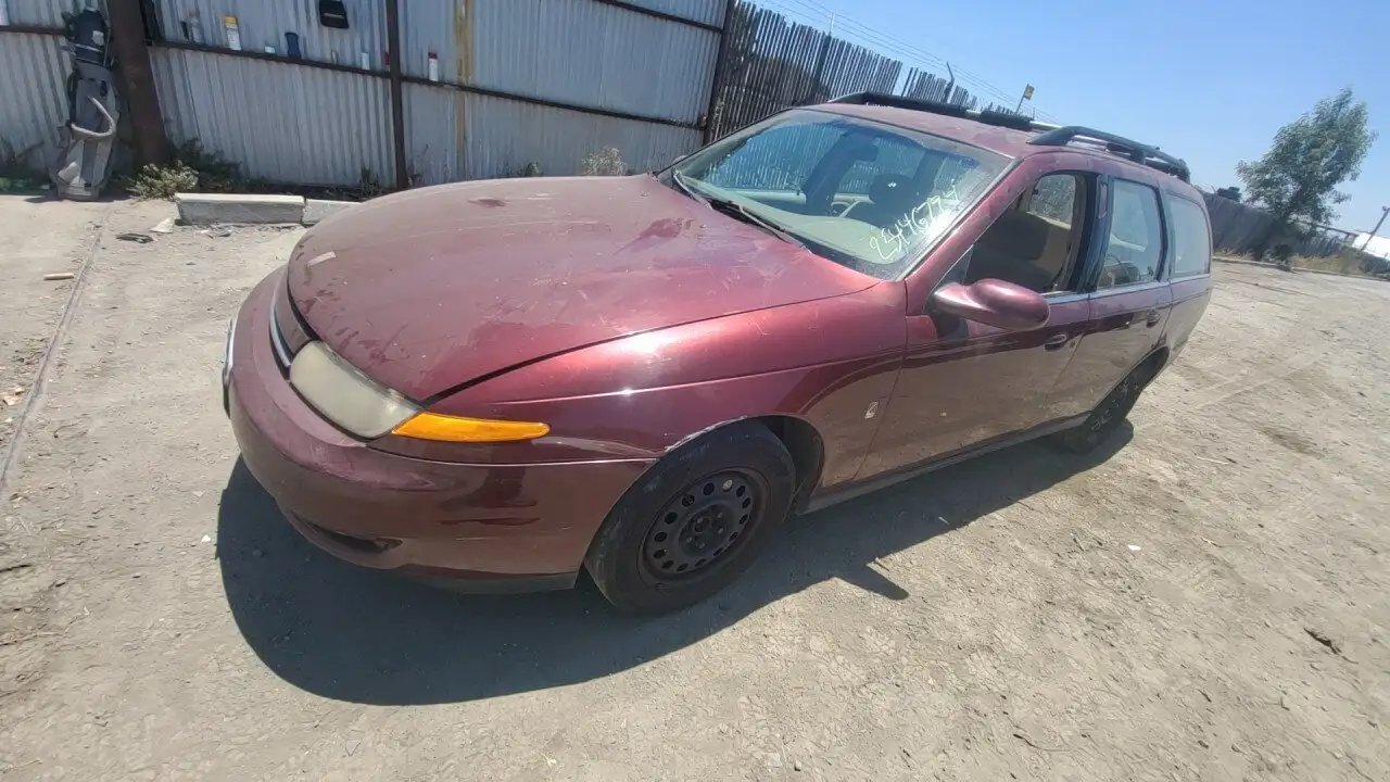 Photo of 2000 Saturn Lw1