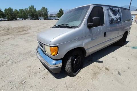 Photo of 2003 Ford E-150 Club Wagon