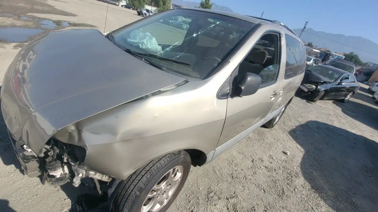 Photo of 2000 Toyota Sienna