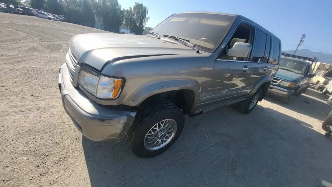 Photo of 2001 Isuzu Trooper