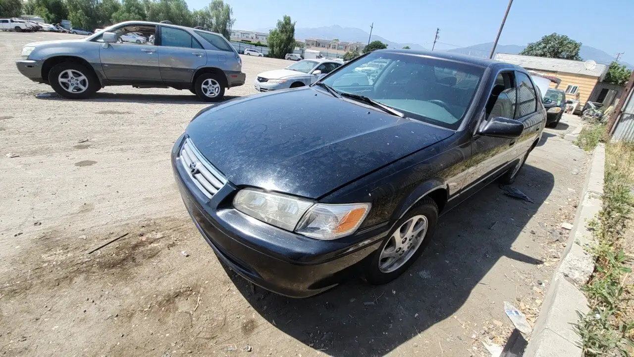 Photo of 2000 Toyota Camry