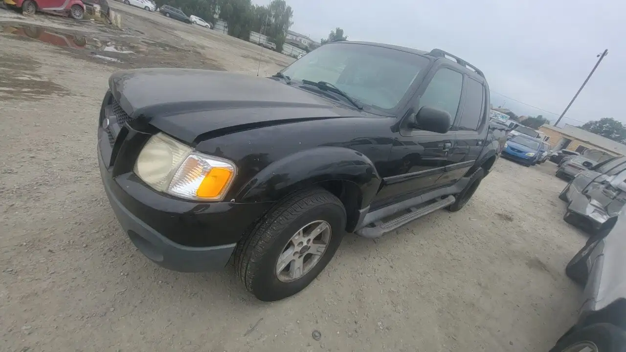 Photo of 2005 Ford Explorer Sport Trac