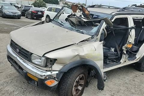 Photo of 1998 Nissan Pathfinder