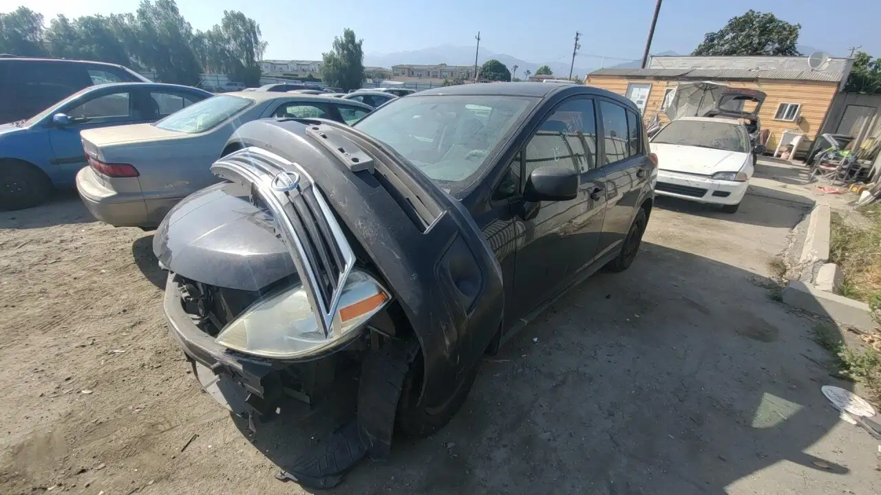 Photo of 2010 Nissan Versa