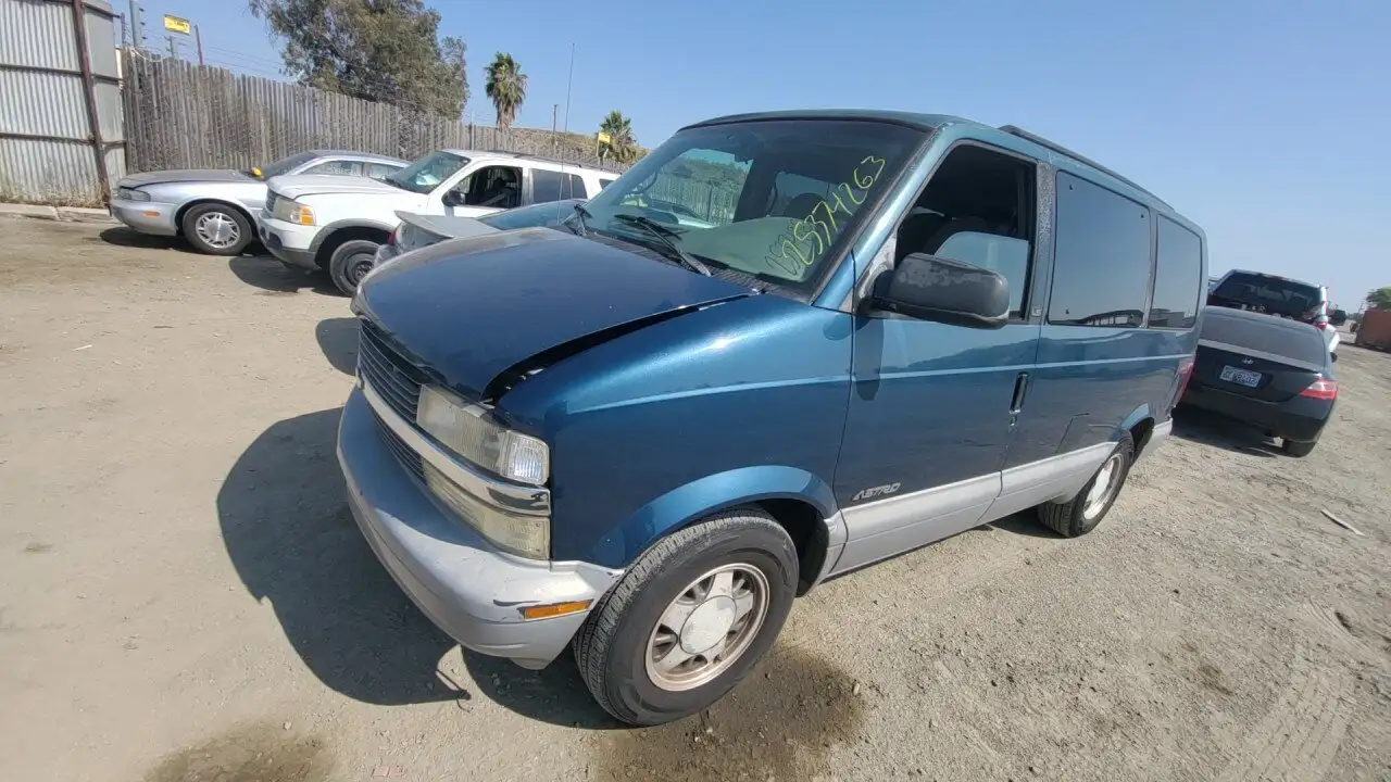 Photo of 2000 Chevrolet Astro