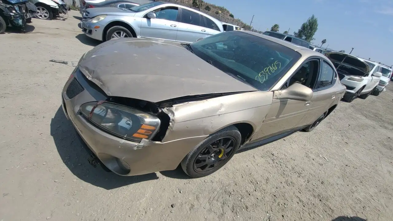 Photo of 2004 Pontiac Grand Prix
