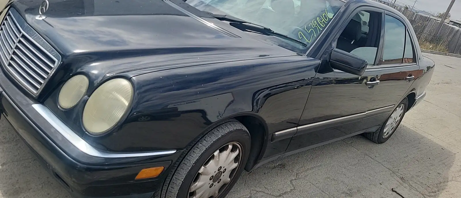Photo of 1998 Mercedes-Benz E320