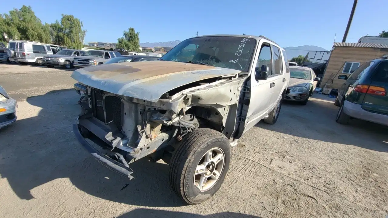 Photo of 2004 Ford Explorer