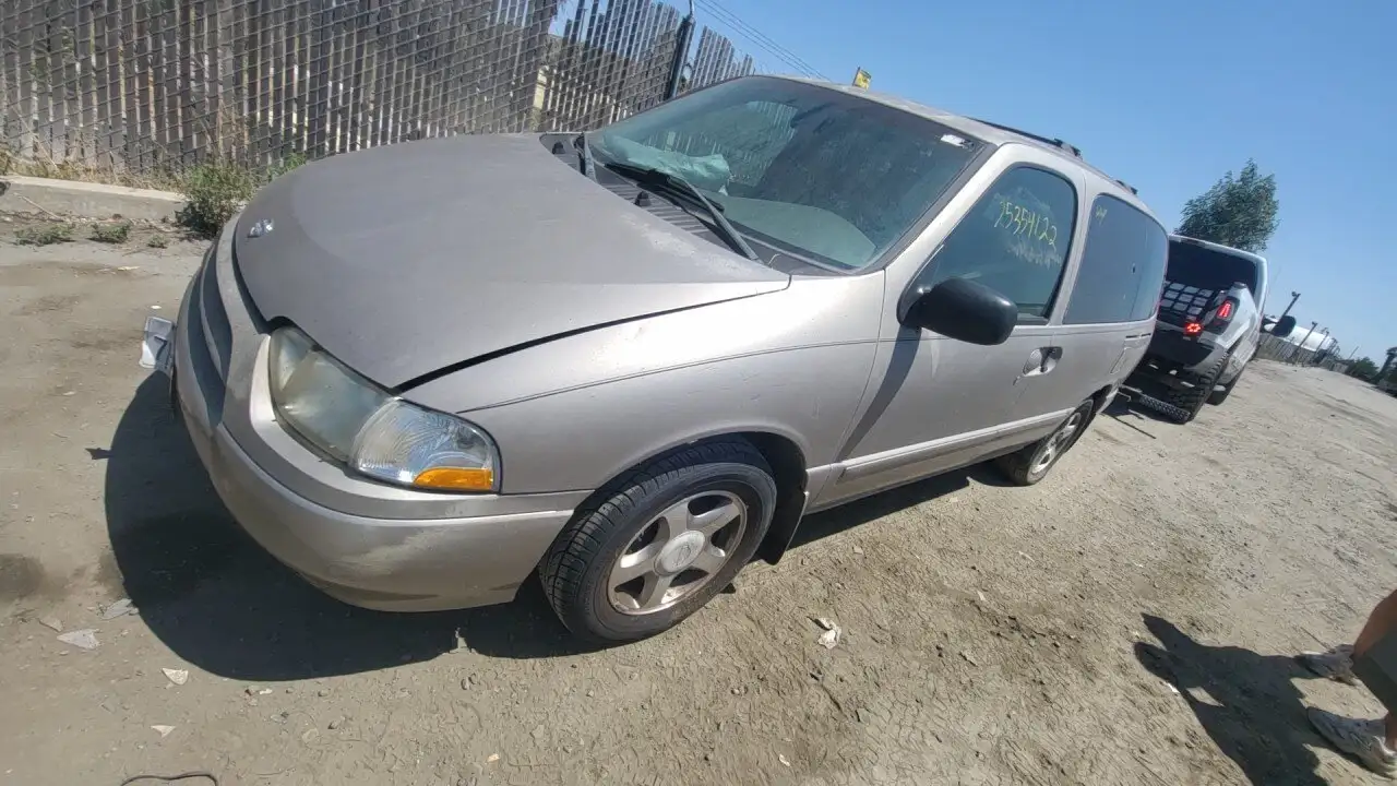 Photo of 2002 Nissan Quest