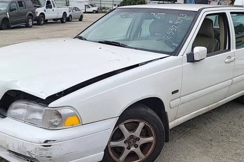 Photo of 1998 Volvo S70