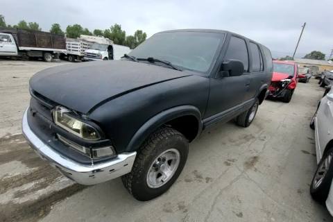 Photo of 2000 Chevrolet Blazer