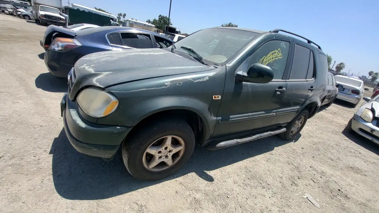 Photo of 2000 Mercedes-Benz Ml320