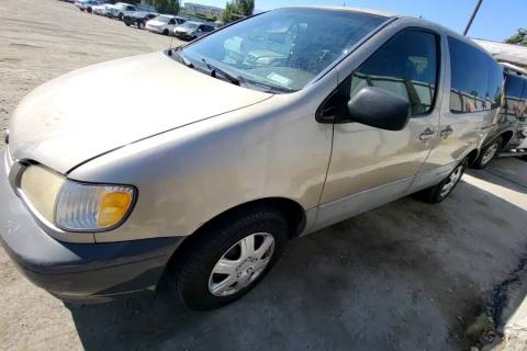 Photo of 2001 Toyota Sienna