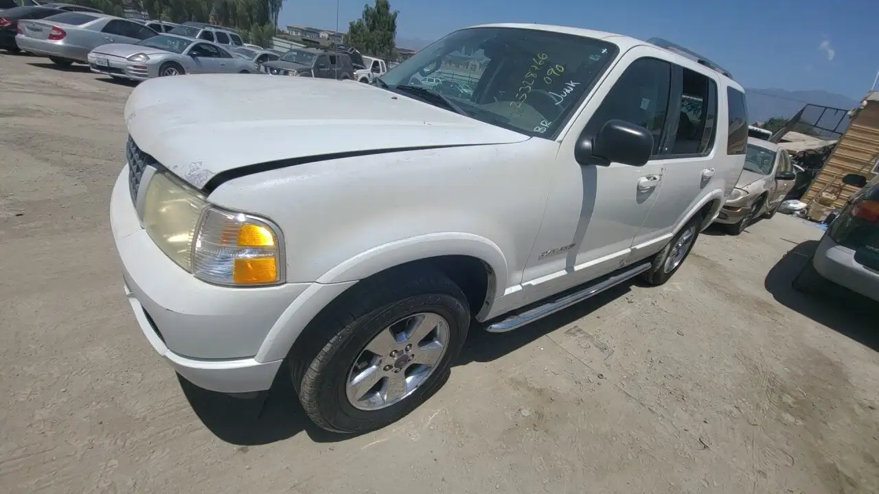 Photo of 2004 Ford Explorer